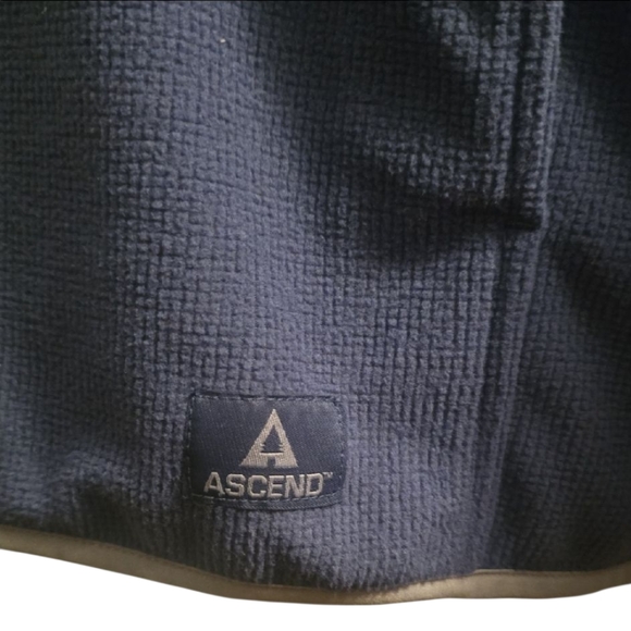 Ascend Yukon Quarter Zip Fleece in Dark Denim Men's Medium, Nwt - Picture 7 of 10